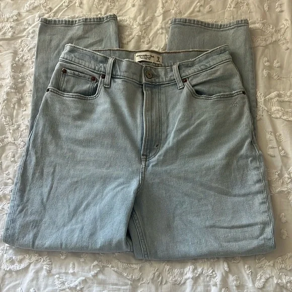 The Ankle Straight Ultra High Rise Abercrombie Jeans - Picture 3 of 9
